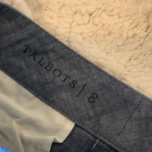 Talbots size 8 chambray scalloped hem shorts.  5” inseam. Like new.  See pics. - Picture 4 of 7